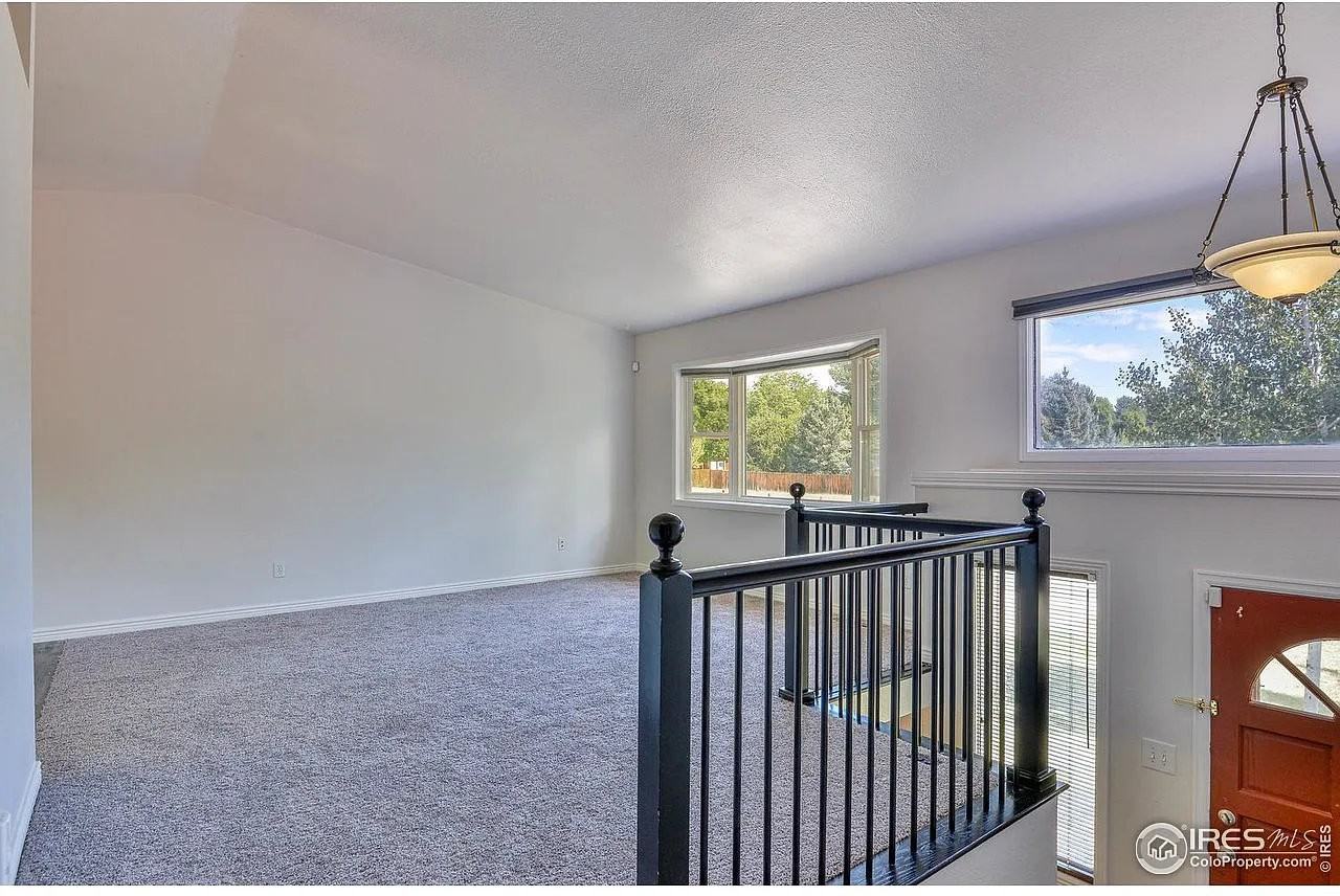 2601 Treemont Dr - Photo 5 of 20