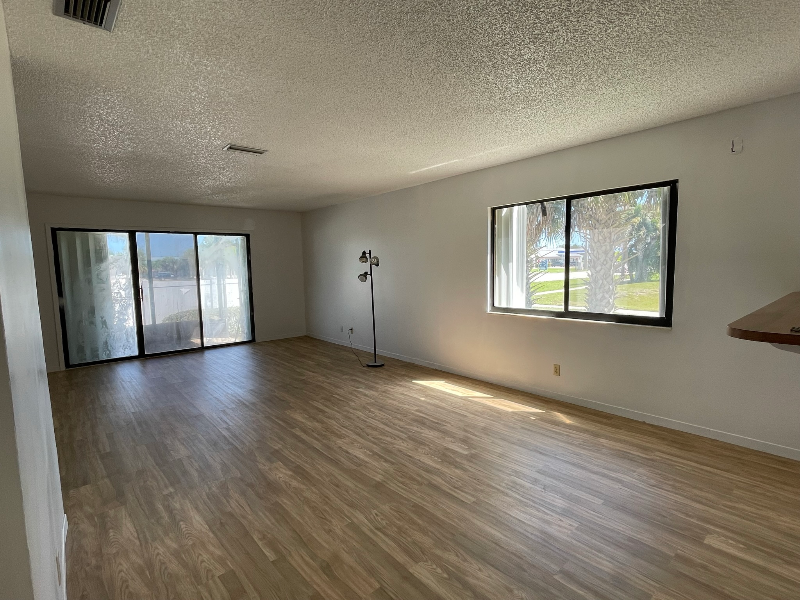 81 Emerald Ct - Photo 3 of 15