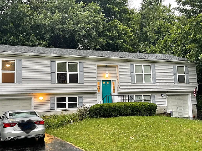 97 Downey Dr - Photo 2 of 13