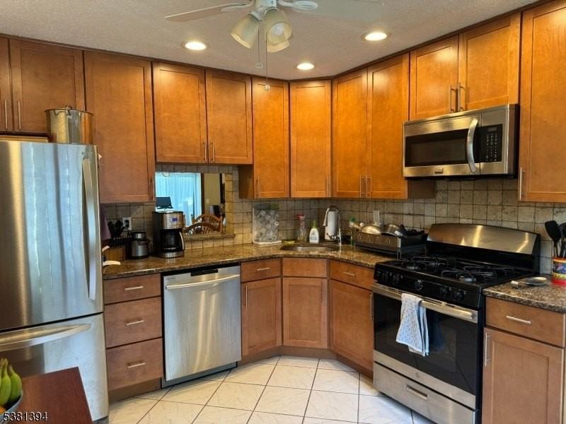 4 Woodward Ln - Photo 4 of 29