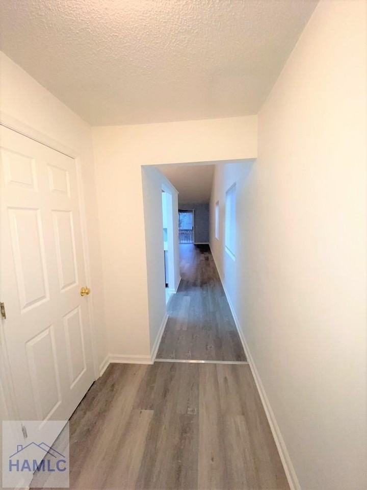 910 Brett Dr Apt 54 - Photo 2 of 15