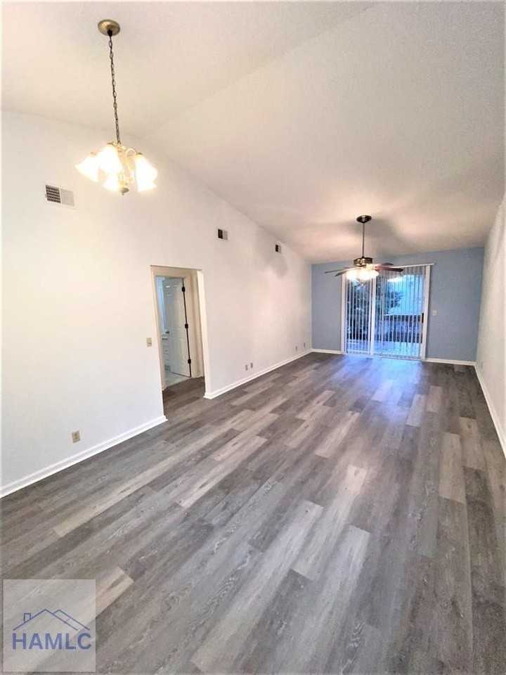 910 Brett Dr Apt 54 - Photo 4 of 15