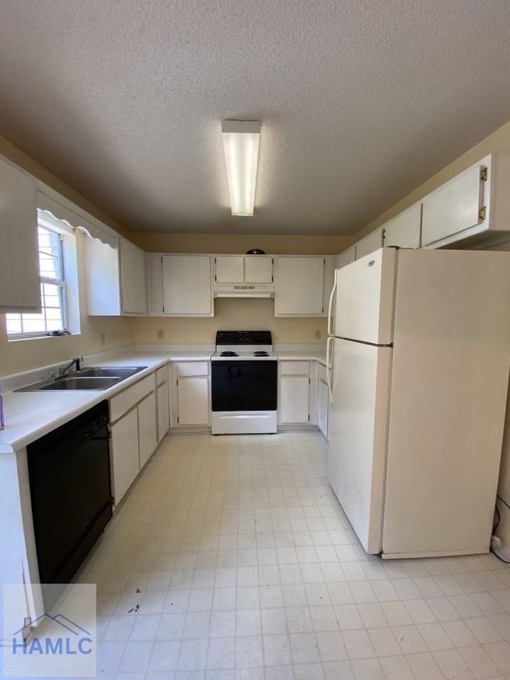 1100 Pineland Ave Apt 8c - Photo 3 of 13