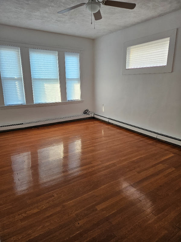 8 Astoria St #2 - Photo 3 of 6