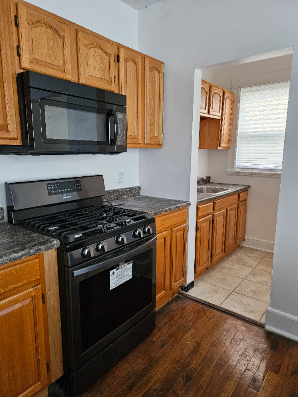 8 Astoria St #2 - Photo 6 of 6