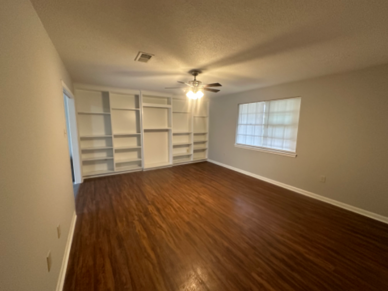 33230 Walker Rd N - Photo 5 of 19