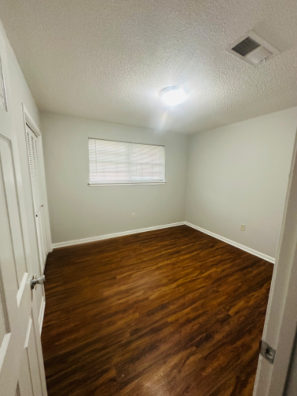 33230 Walker Rd N - Photo 6 of 19