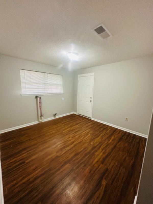 33230 Walker Rd N - Photo 7 of 19