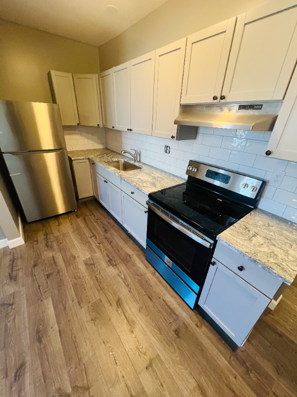 820 High St N #A - Photo 6 of 8