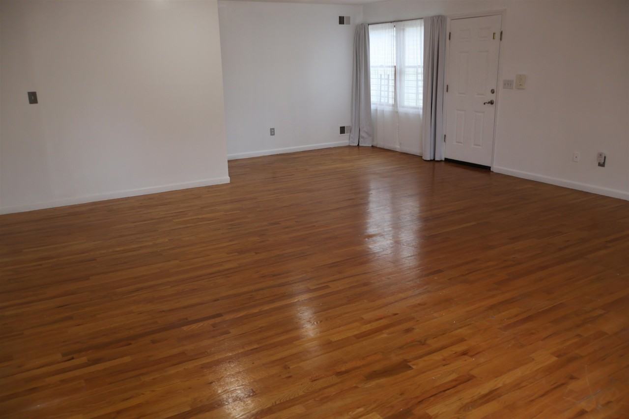 1157 67th St - Photo 4 of 30