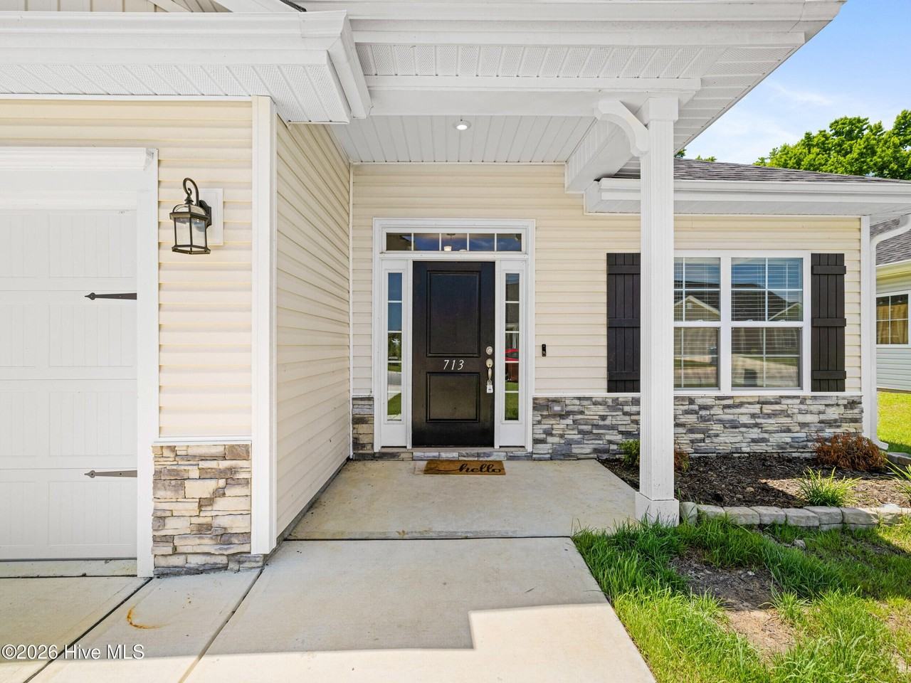 713 Greenwich Pl - Photo 4 of 42