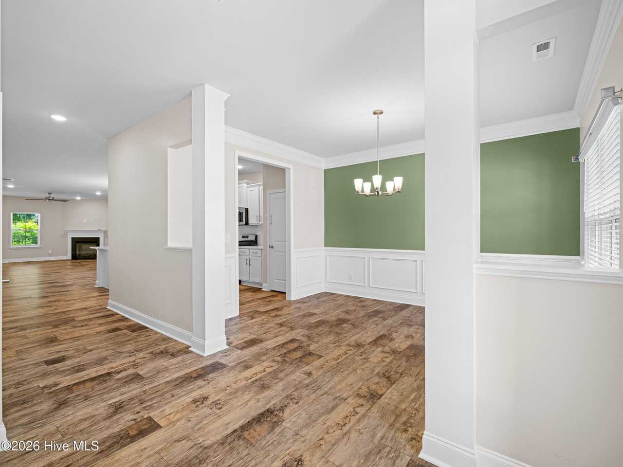 713 Greenwich Pl - Photo 6 of 42