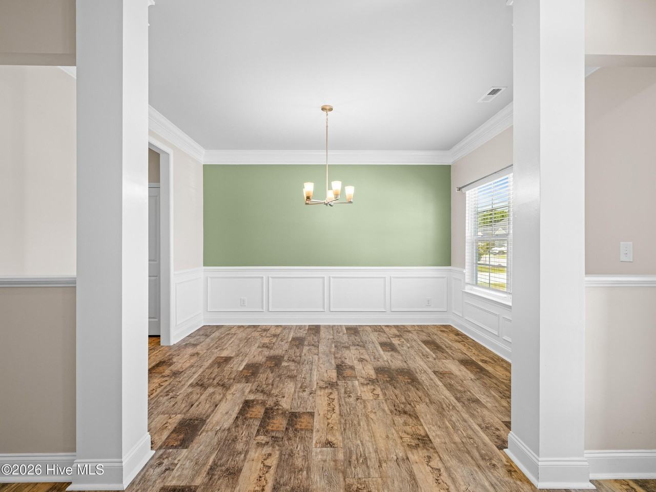713 Greenwich Pl - Photo 7 of 42