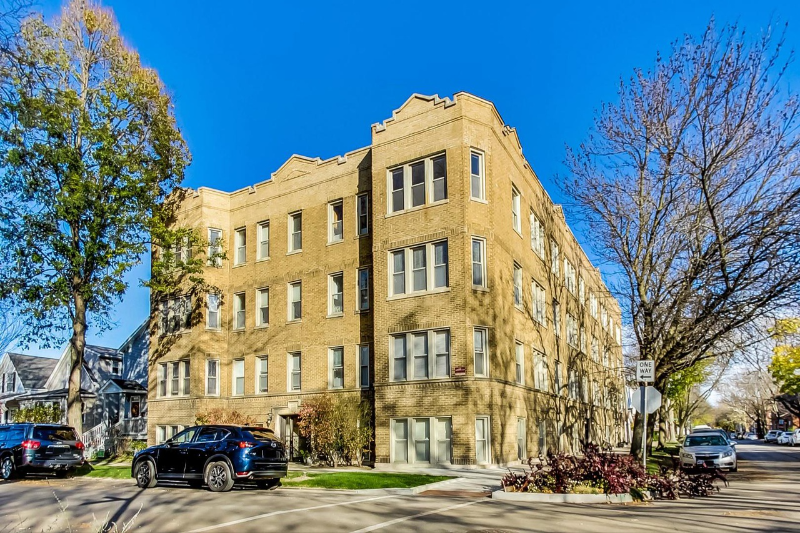 2150 W Ainslie St #1E - Photo 5 of 11