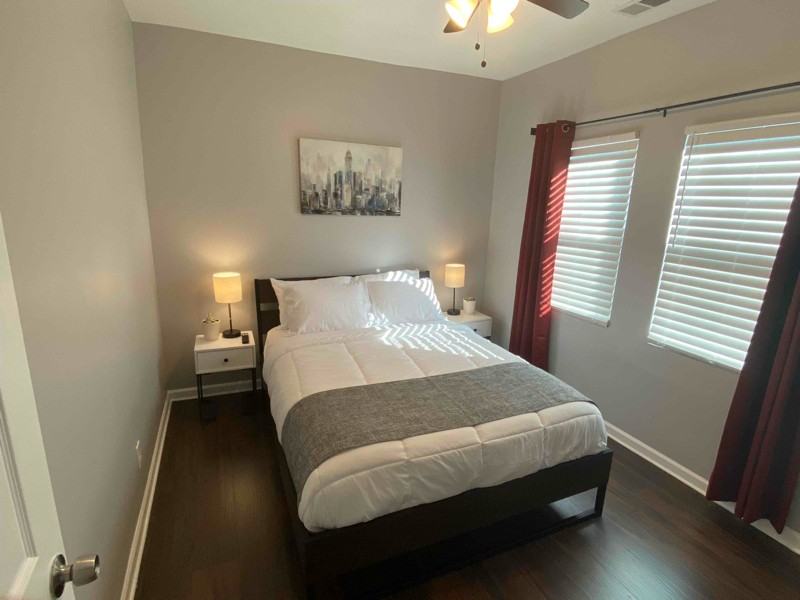 1418 Boulevard Se - Photo 7 of 11