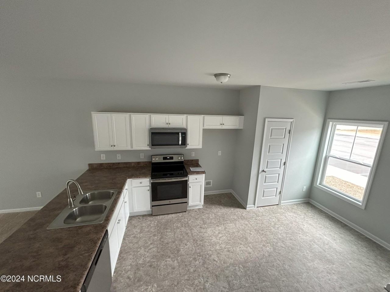 174 Buckhorn Ave - Photo 3 of 18