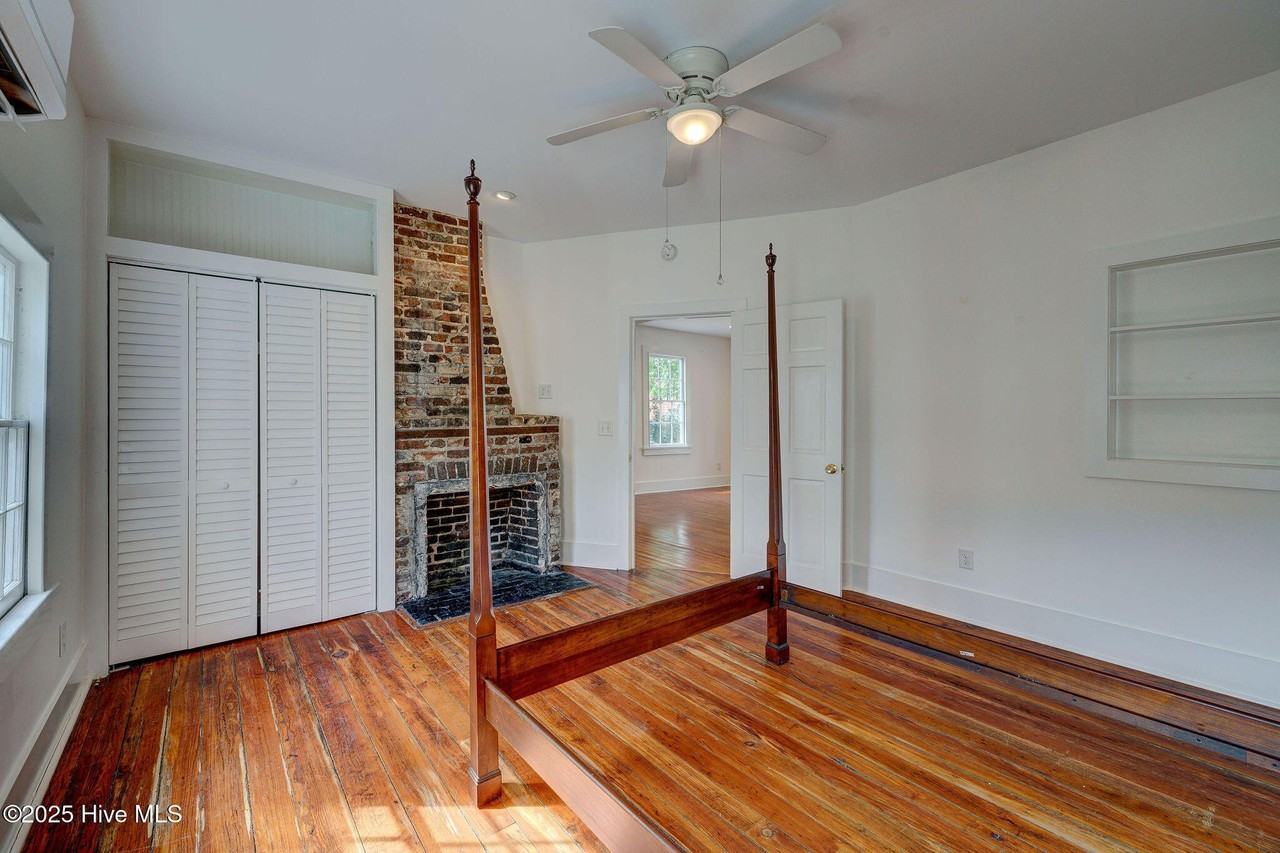 414 Orange St #B - Photo 7 of 11