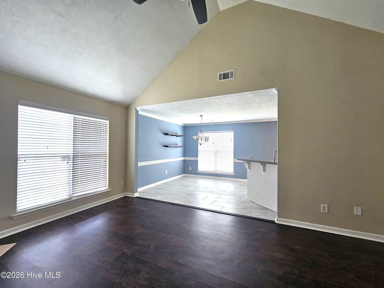 770 Michelle Ct - Photo 4 of 20