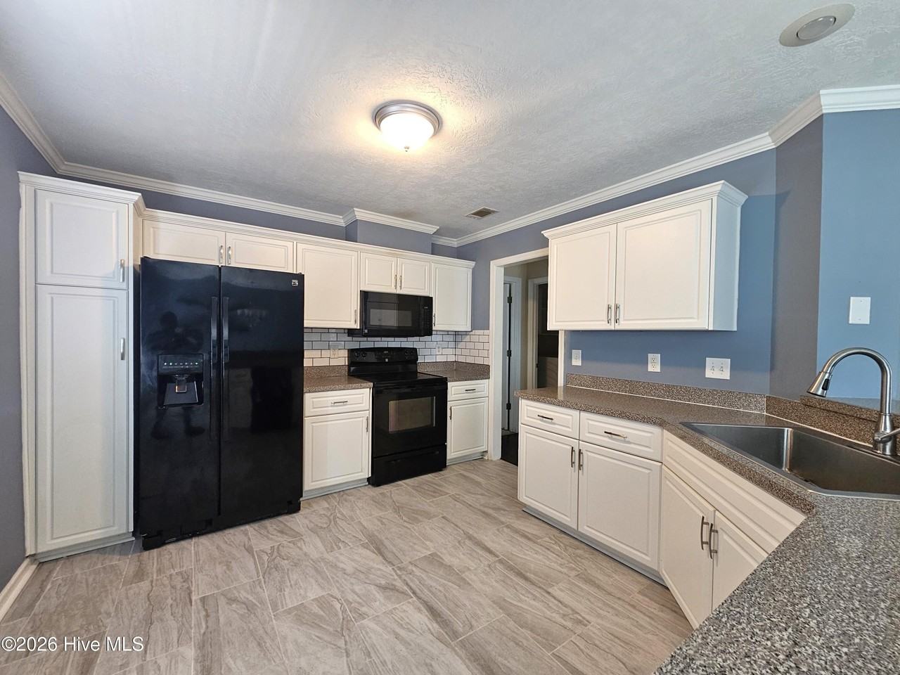 770 Michelle Ct - Photo 6 of 20