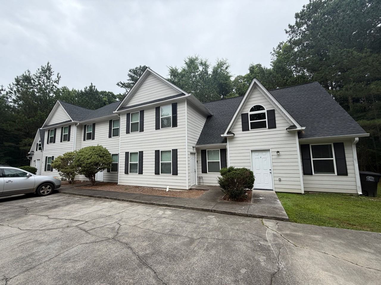 347 Leafmore Rd Sw #E - Photo 2 of 18