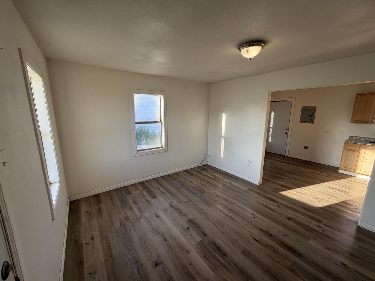 4511 Avenue G - Photo 2 of 5