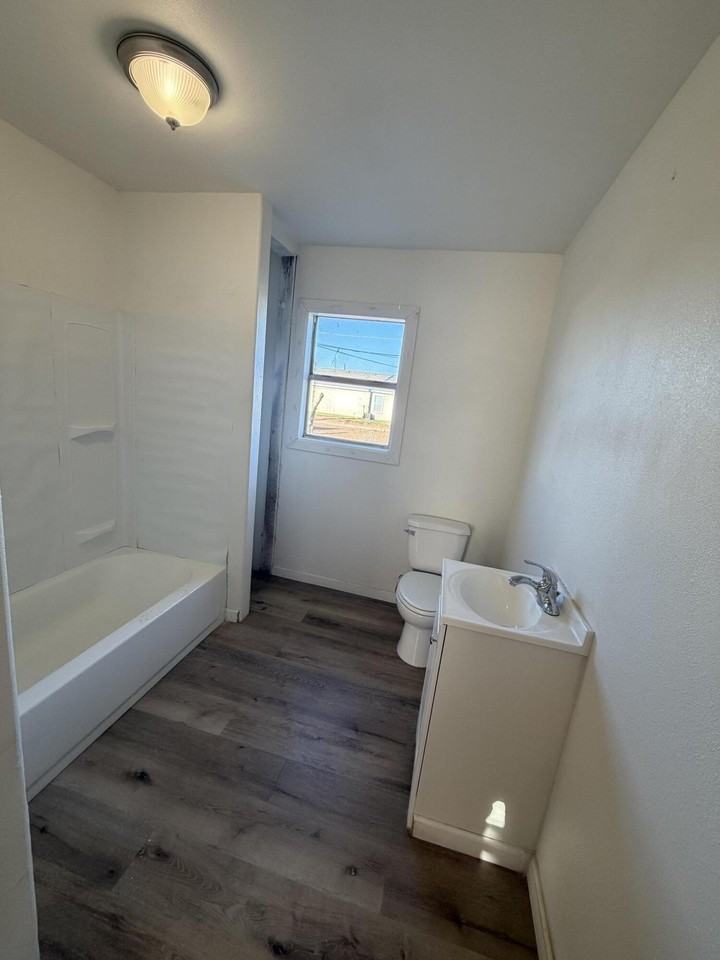 4511 Avenue G - Photo 5 of 5