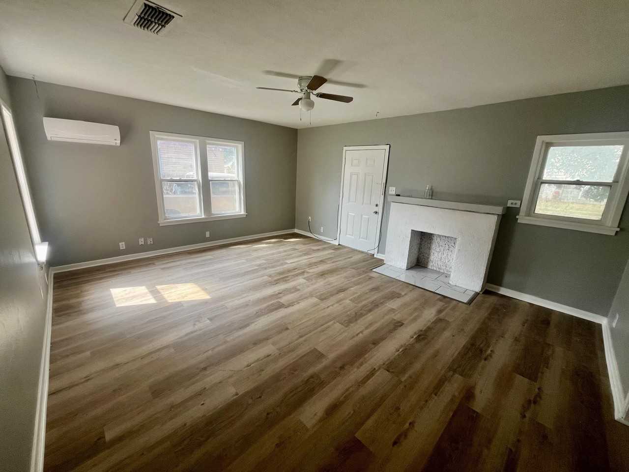1913 25th St - Photo 2 of 9