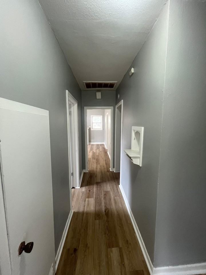 1913 25th St - Photo 5 of 9