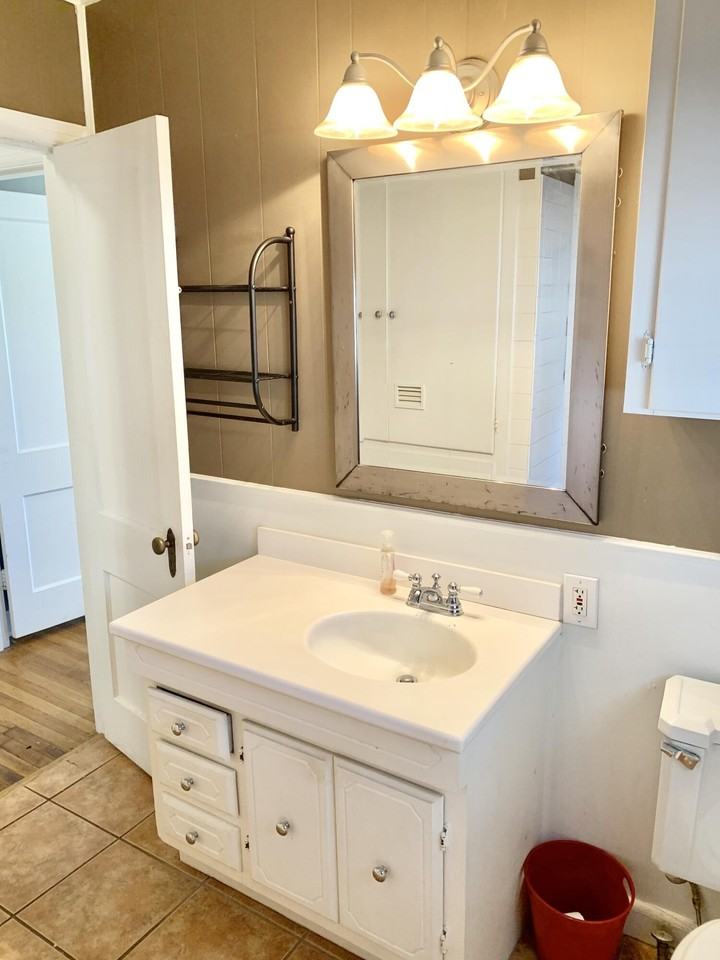 2707 30th St - Photo 5 of 10