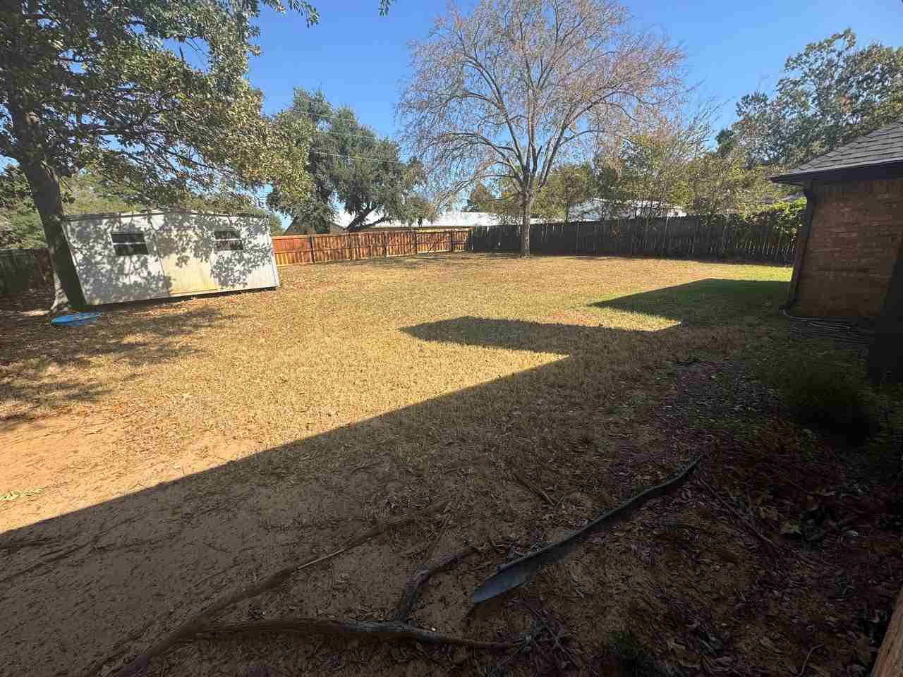 1503 Peach St - Photo 2 of 8