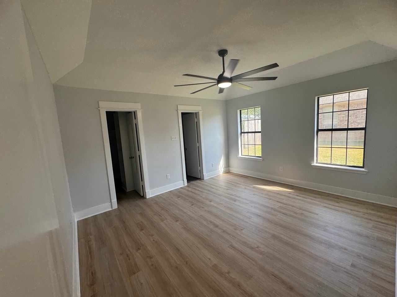 1503 Peach St - Photo 6 of 8