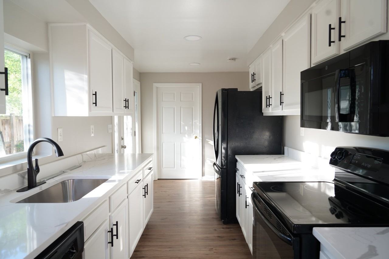 8129 Woodholme Cir #A - Photo 3 of 19