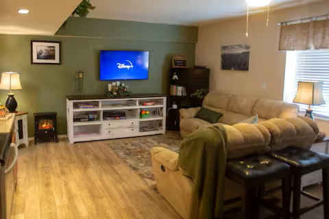 1003 N Matterhorn Rd - Photo 3 of 13