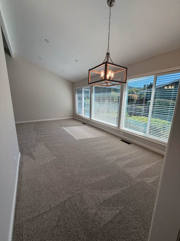7221 Stonedale Dr - Photo 3 of 19