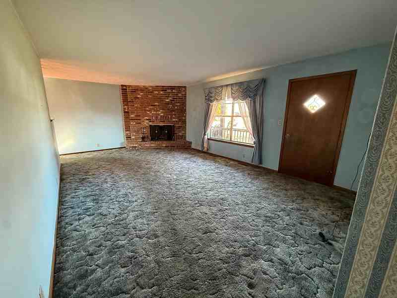 4410 E 26th St - Photo 7 of 30