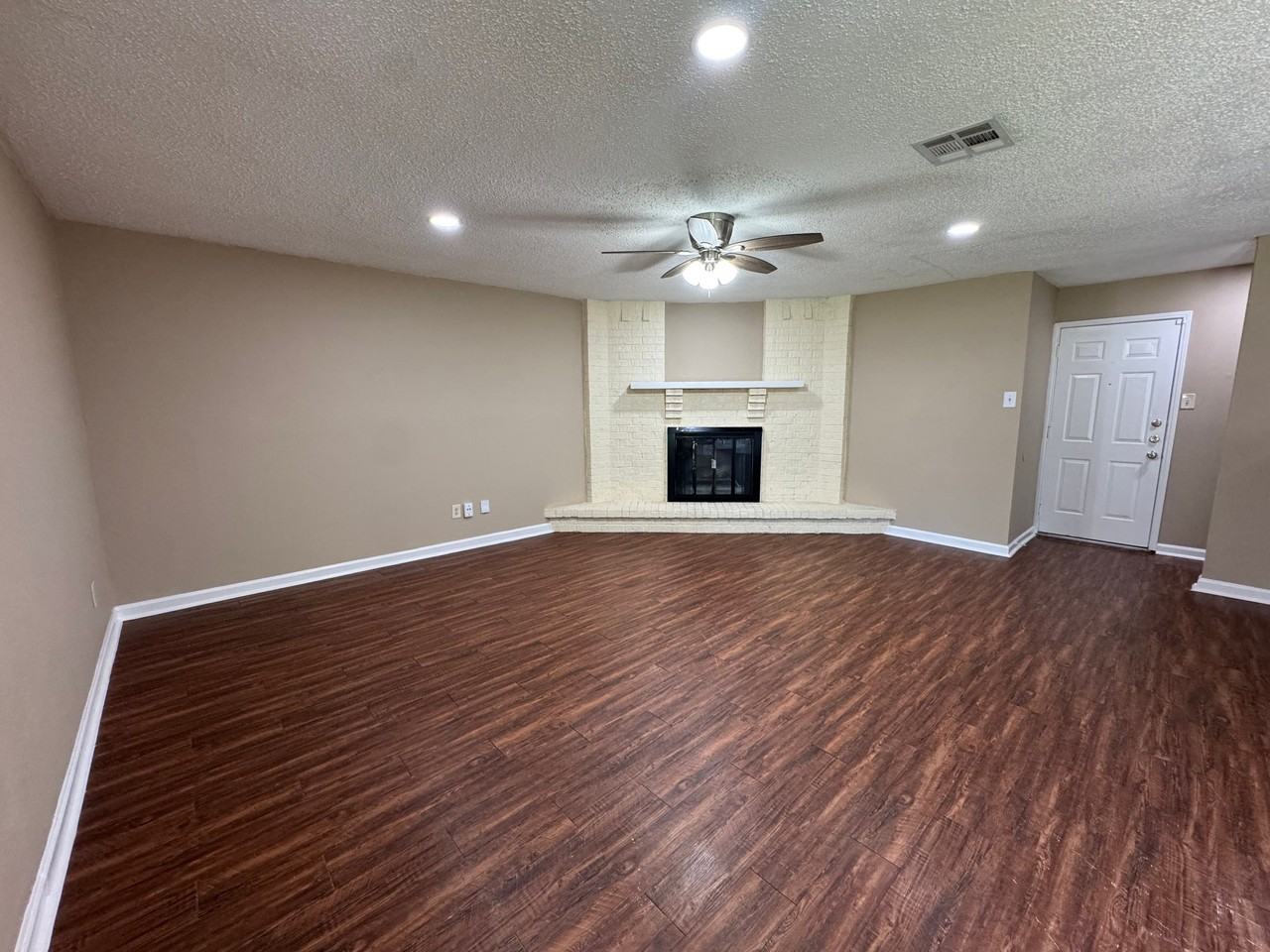 17519 Poppy Trails Ln - Photo 3 of 18
