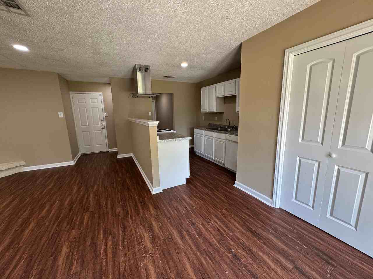17519 Poppy Trails Ln - Photo 4 of 18