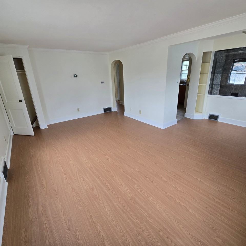155 Glenwood Ave #2 - Photo 3 of 21