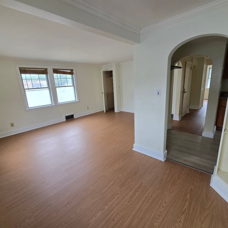 155 Glenwood Ave #2 - Photo 4 of 21