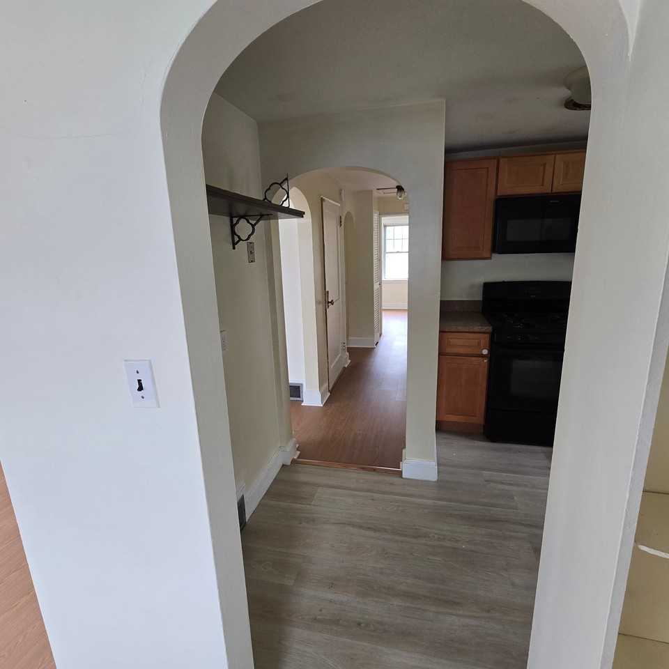 155 Glenwood Ave #2 - Photo 6 of 20