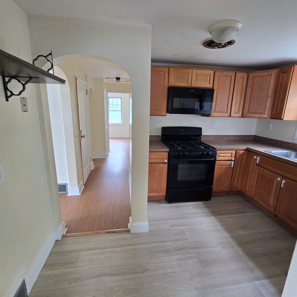 155 Glenwood Ave #2 - Photo 2 of 20