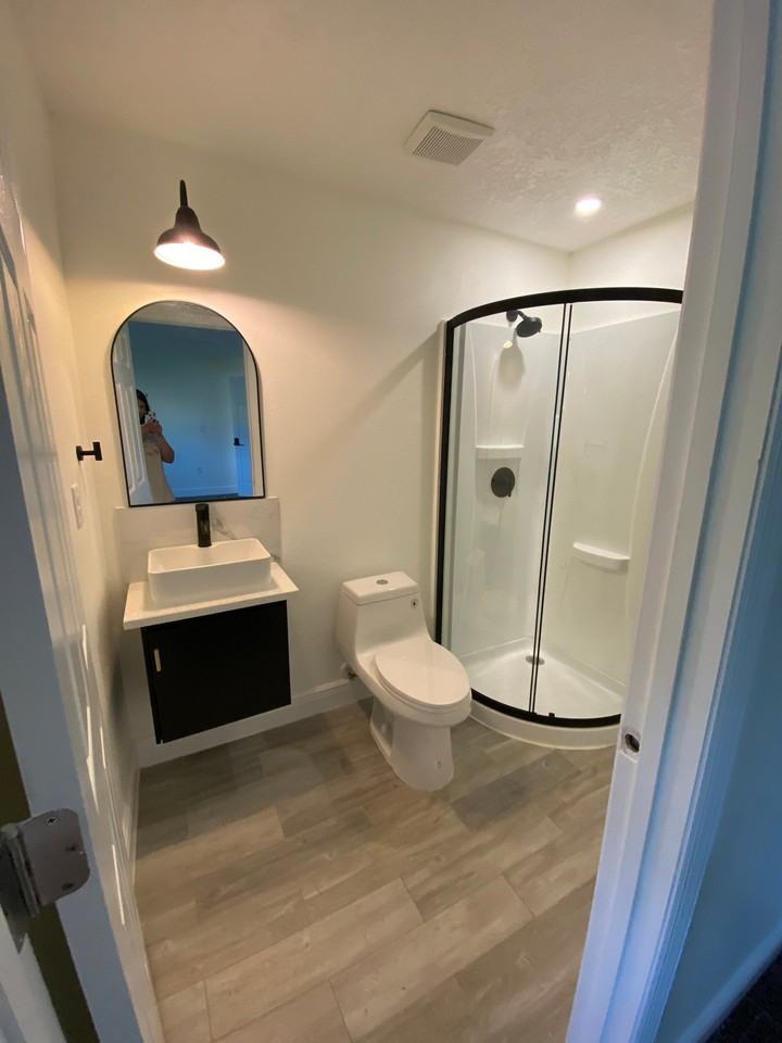 1551 Palm Tree Dr #4 - Photo 6 of 10