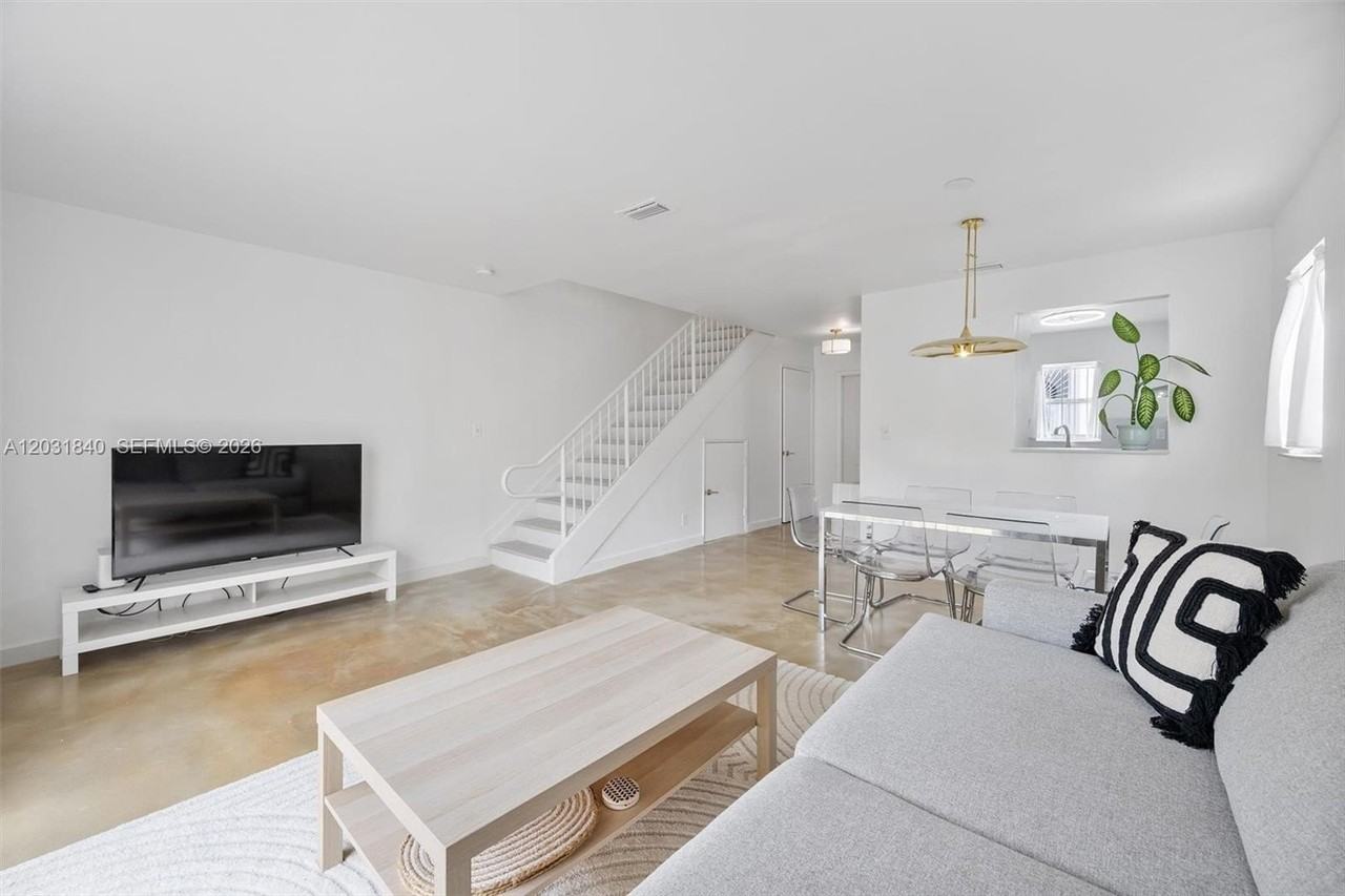 421 Sw 3rd St #16 - Photo 6 of 14