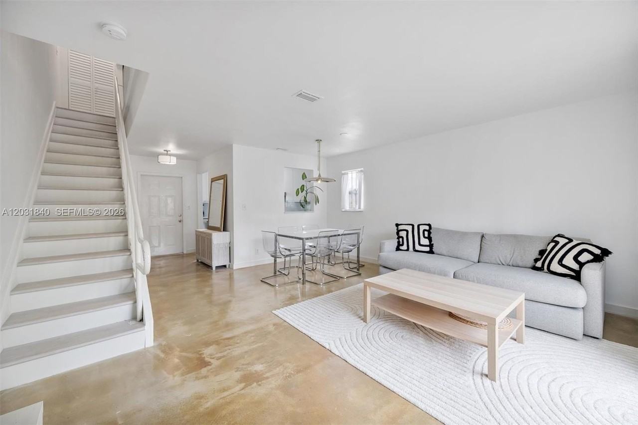 421 Sw 3rd St #16 - Photo 7 of 14