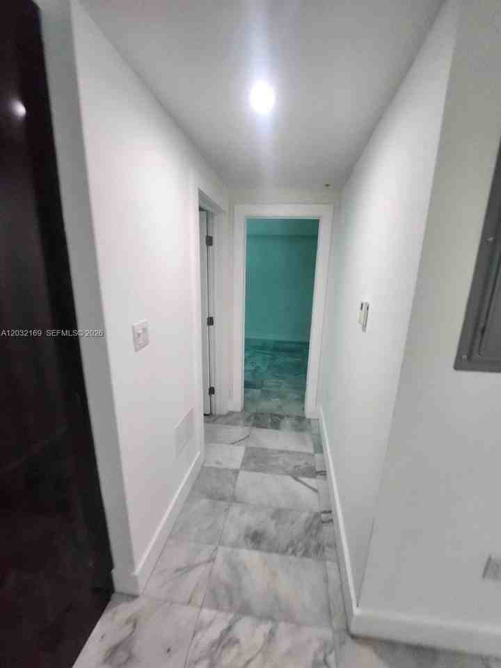 1560 Drexel Ave #103 - Photo 6 of 12