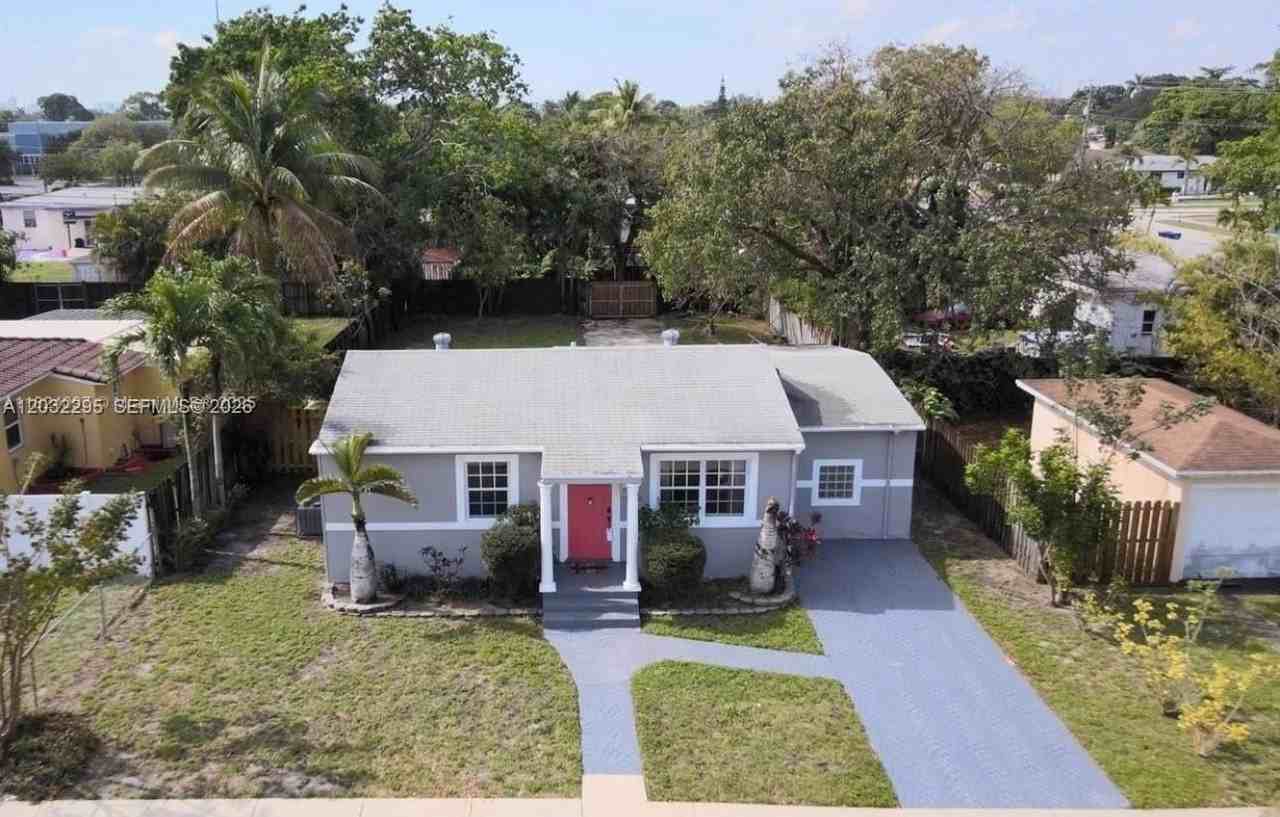 2740 Dewey St #0 - Photo 5 of 21