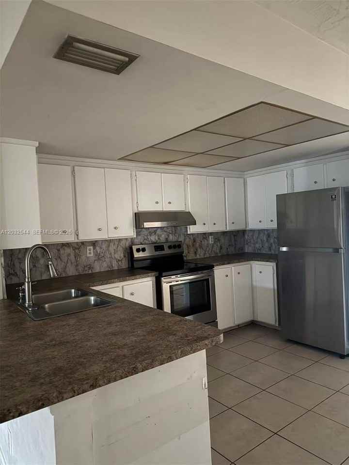 7813 Nw 70th Ct #1-2 - Photo 5 of 12