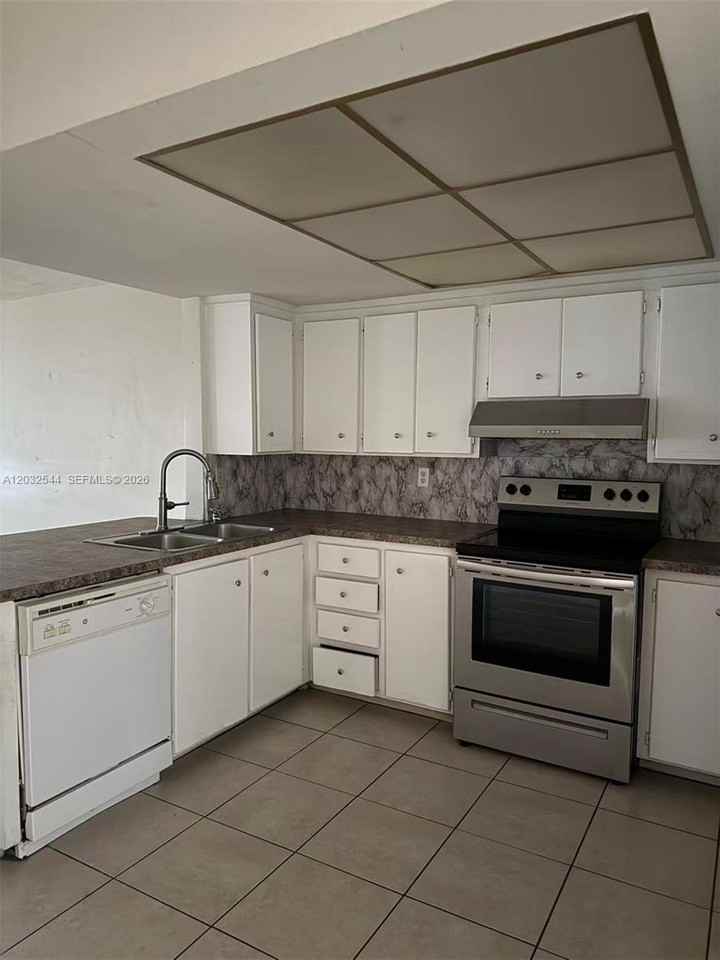 7813 Nw 70th Ct #1-2 - Photo 6 of 12