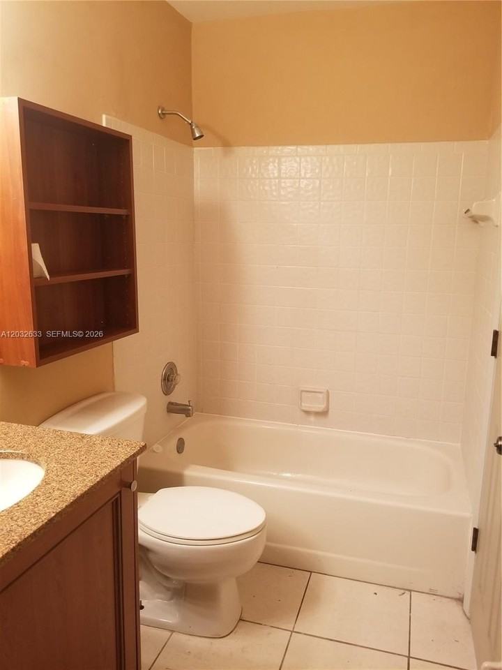 11450 Nw 43rd St #11450 - Photo 2 of 9