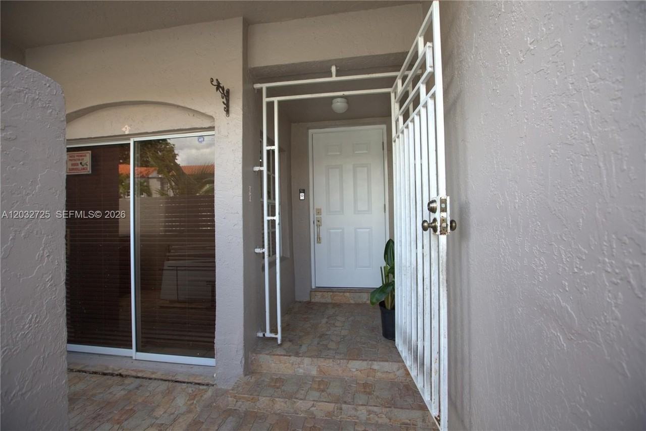 6475 Sw 129th Ave - Photo 5 of 34